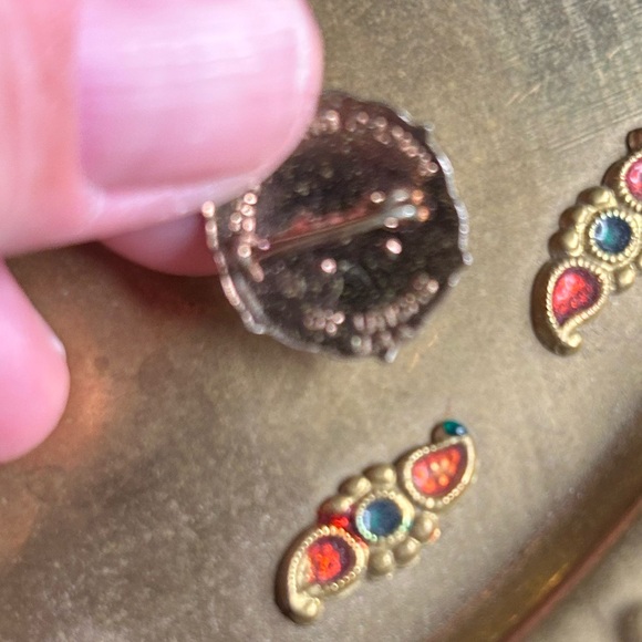 VTG Brass and Enamel Religious pin with cross and crown. - Picture 5 of 5